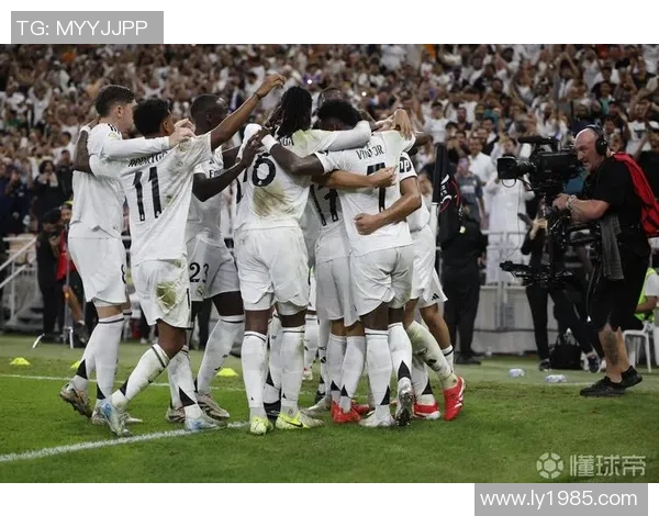 世界杯精彩对决皇马凭乌龙球险胜曼联引爆全场激情